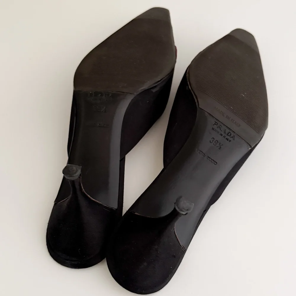 Prada Vintage 2000's Bow Mule Heels (US 9.5 / IT 39.5) — sororité.